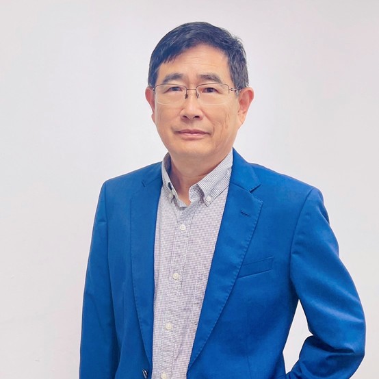 特聘教授季力康 Li-Kang Chi